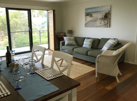 Avalon Seashells 2 Bedroom Apartment With Pool - Accommodation Asia 2