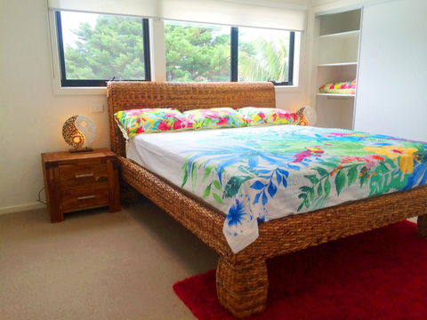 Award Winning Beach Front Retreat - Accommodation Asia 1