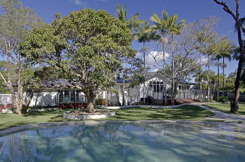 Away On Belongil Fields - Accommodation Guide 2