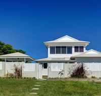 Away on Seaview Street - Accommodation Guide