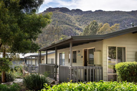 Awonga Cottages - Accommodation Asia 0