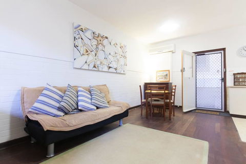B3 Walk To UWA, Swan River On The Nedlands Border - Accommodation Guide 0