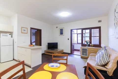 B3 Walk To UWA, Swan River On The Nedlands Border - Accommodation Guide 2