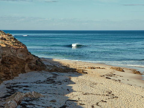 Back Beach Hideaway - Accommodation Guide 1