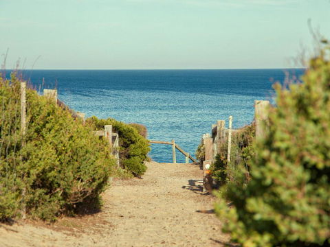 Back Beach Hideaway - Accommodation Guide 3