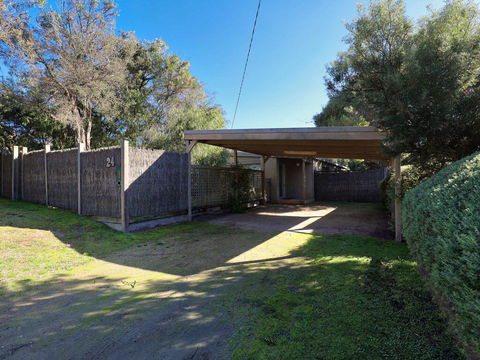 Back Beach Hideaway - Accommodation Guide 0