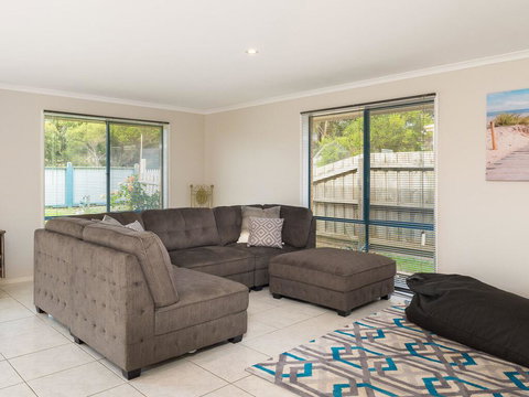 Back Beach Retreat - Accommodation Guide 2