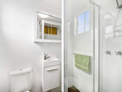 Bailey House - Accommodation Guide 2