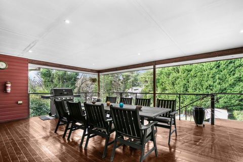 Baileys Retreat - Accommodation Asia 2