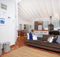 Balena  Culburra - Pet Friendly - 1 Min Walk to Beach - Accommodation Asia