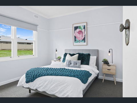 BALLARAT CLOSE 2 CBD + HOSPITAL+3BR HOME+NETFLIX + WiFi + Gift - Accommodation Asia 1