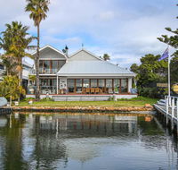 Bancroft Bay Frontage - Accommodation Asia