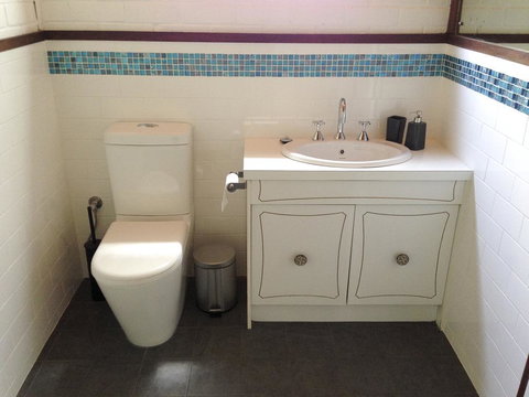 Base BnB - Accommodation Guide 3