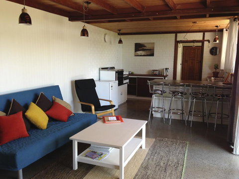 Base BnB - Accommodation Guide 0