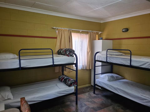 Bateman Bay Holiday Park & Batemans Bay YHA - Accommodation Asia 2