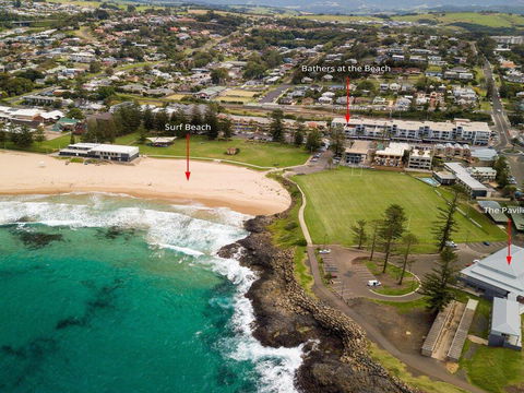 Bathers At The Beach - Across From Surf Beach - Accommodation Asia 3