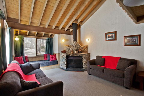 Battys - Accommodation Asia 0