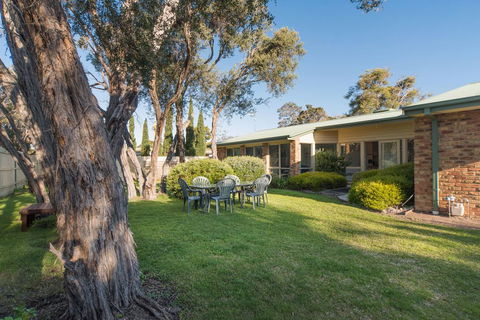 Bay Beach Beauty - Accommodation Guide 2