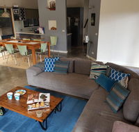 Bay Breeze Holiday Home - Accommodation Asia