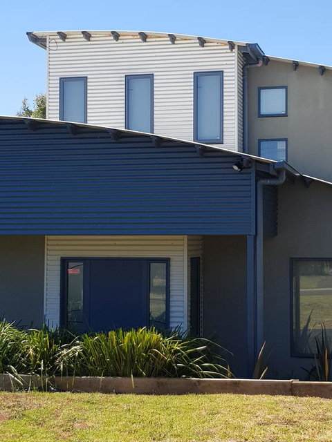 Bay Breeze Holiday Home - Accommodation Asia 2