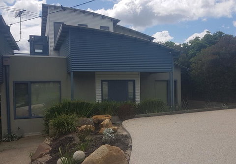 Bay Breeze Holiday Home - Accommodation Asia 1