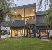 Bay View Retreat - Stunning Ocean Views and 300 metres To Beach - Accommodation Guide