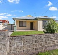 BAY YARD - large yard wifi family friendly. - Accommodation Asia