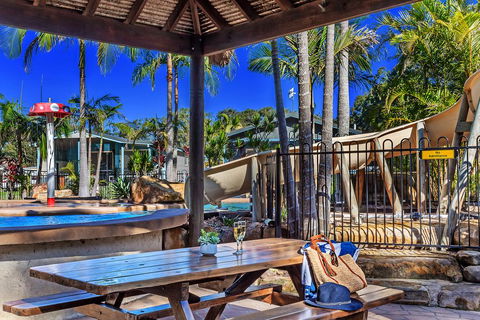 Bays Holiday Park - Accommodation Guide 2