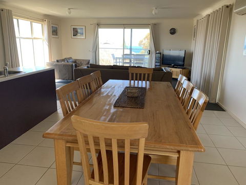 Bayview Beach House Apartment No 2 - Accommodation Asia 2