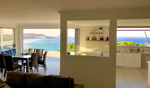 BEACH BREAK, 34 CLIFF ROAD - Accommodation Asia 3