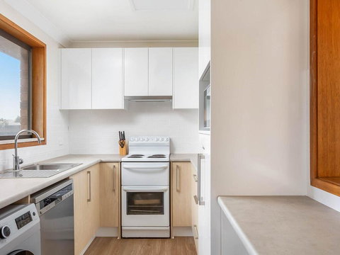 Beach Breeze - Accommodation Asia 2