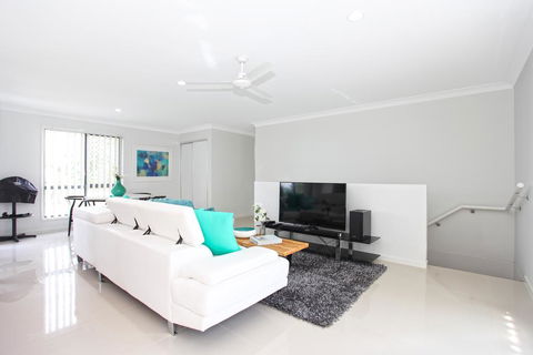 Beach Breeze Holiday House - Accommodation China 2