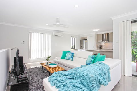 Beach Breeze Holiday House - Accommodation China 1