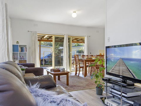 Beach Escape @ Currarong - Basic Family Accommodation - Accommodation Asia 0
