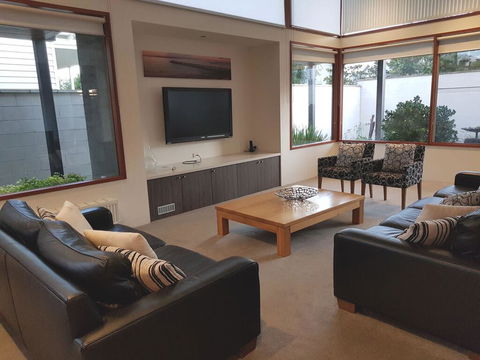 Beach Haven - Accommodation Asia 2