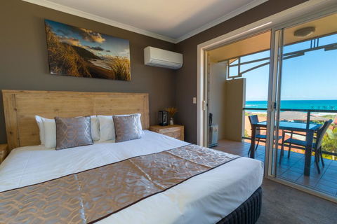 Beach Haven Executive Apartments - Accommodation Asia 0