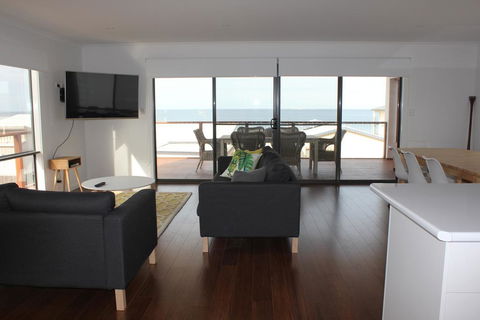Beach House At Arno - Accommodation Asia 2