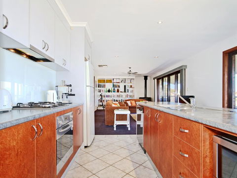 Beach House At Moana - Accommodation Asia 2