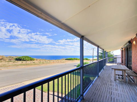 Beach House At Moana - Accommodation Asia 0