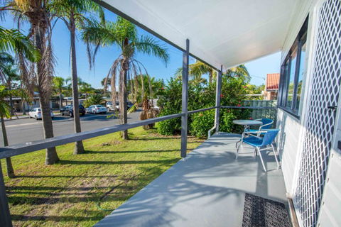 Beach House On James Patterson - Accommodation Asia 1