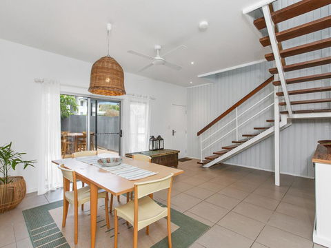 BEACH HOUSE ON PEARL - Accommodation Asia 3