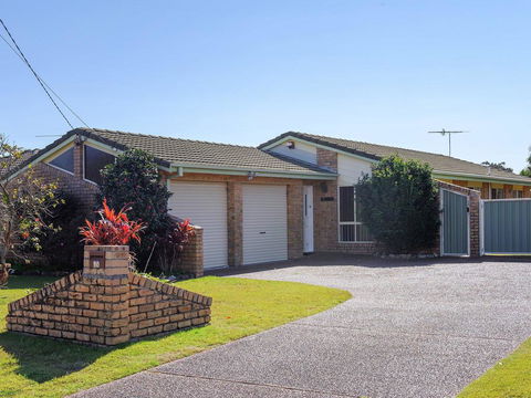 Beach Paradise @ Anna Bay - Accommodation Guide 3