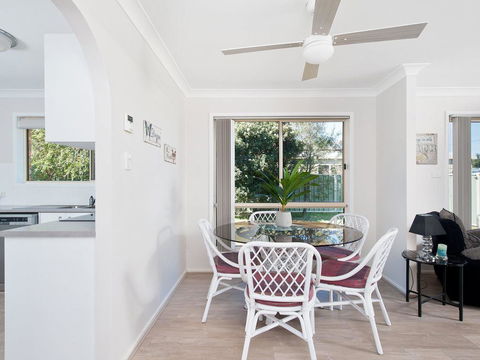 Beach Paradise @ Anna Bay - Accommodation Guide 0