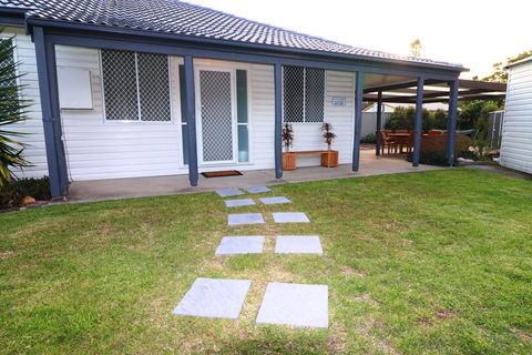 Beach Side Cottage At Blacksmiths - Accommodation Asia 1