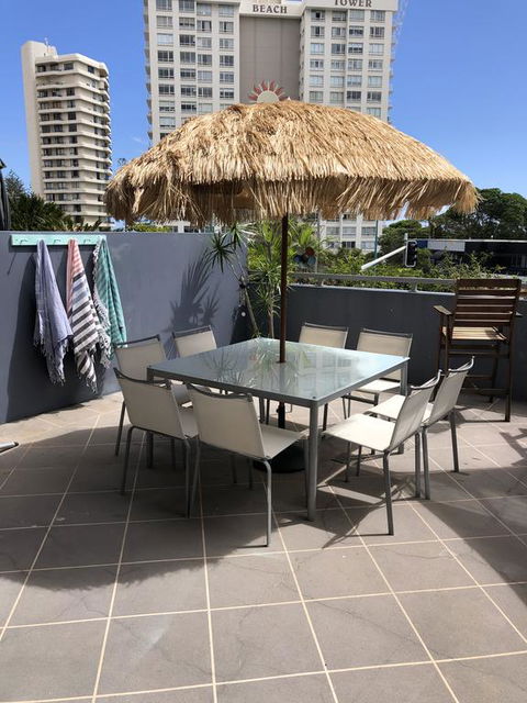 Beach Side Ocean Burleigh Heads 3 Bedroom Family Accomodation - Accommodation Asia 1