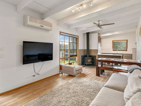 Beachcomber Bliss - Accommodation Guide 2