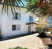 Beachcomber Unit 4- Beachside Unit - - Accommodation Asia