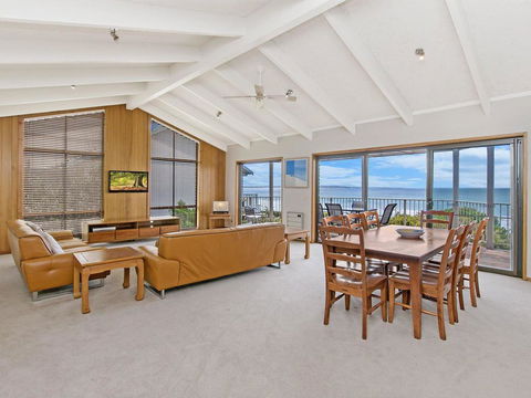 Beachfront - Accommodation Asia 1