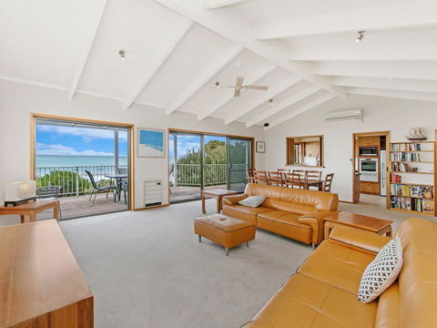 Beachfront - Accommodation Asia 3