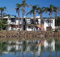 Beachfront 1 25 Willow Street - Accommodation Guide
